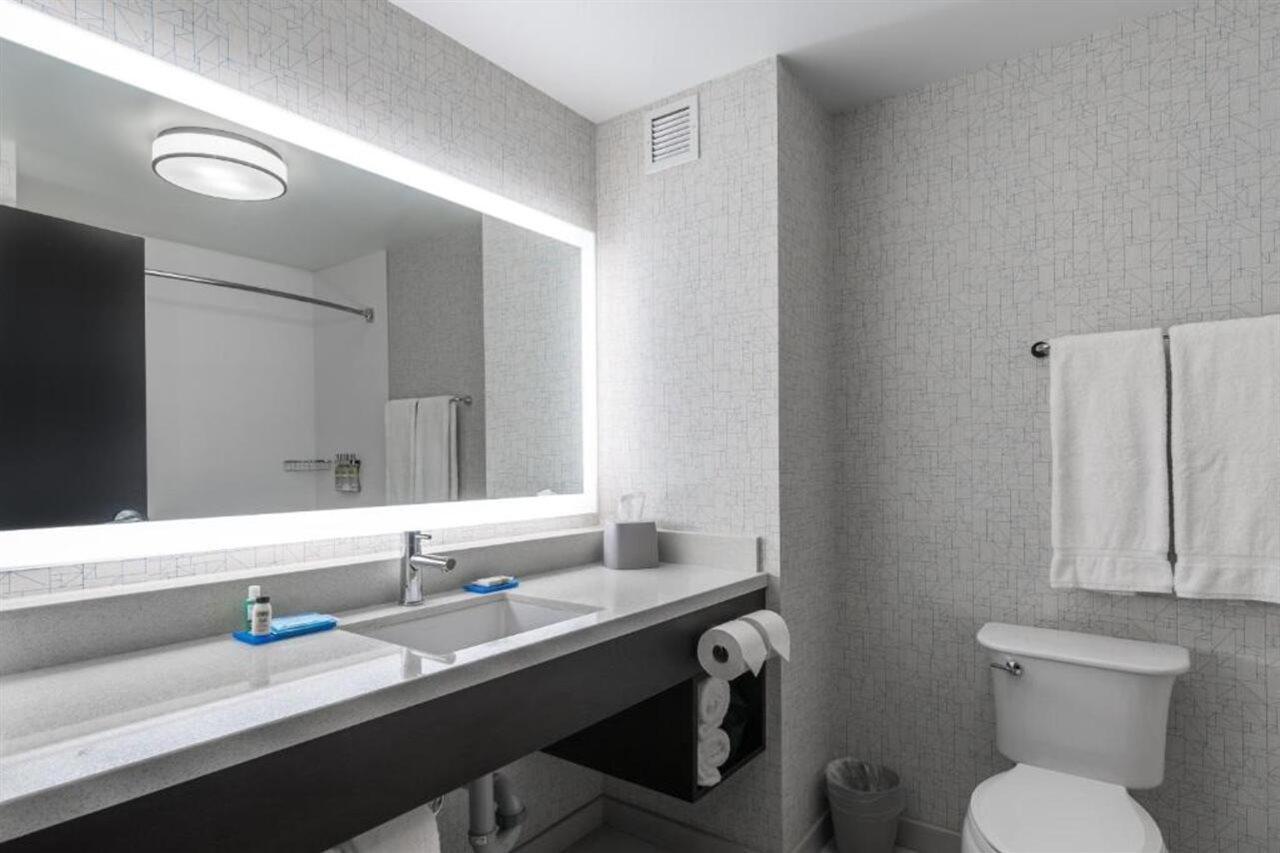 Holiday Inn Express & Suites Kelowna - East By Ihg Dış mekan fotoğraf