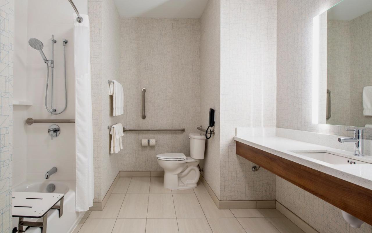 Holiday Inn Express & Suites Kelowna - East By Ihg Dış mekan fotoğraf