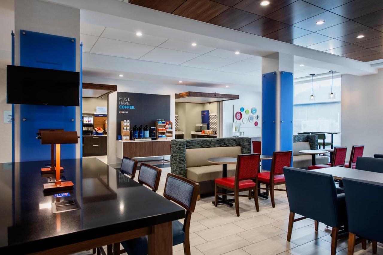 Holiday Inn Express & Suites Kelowna - East By Ihg Dış mekan fotoğraf
