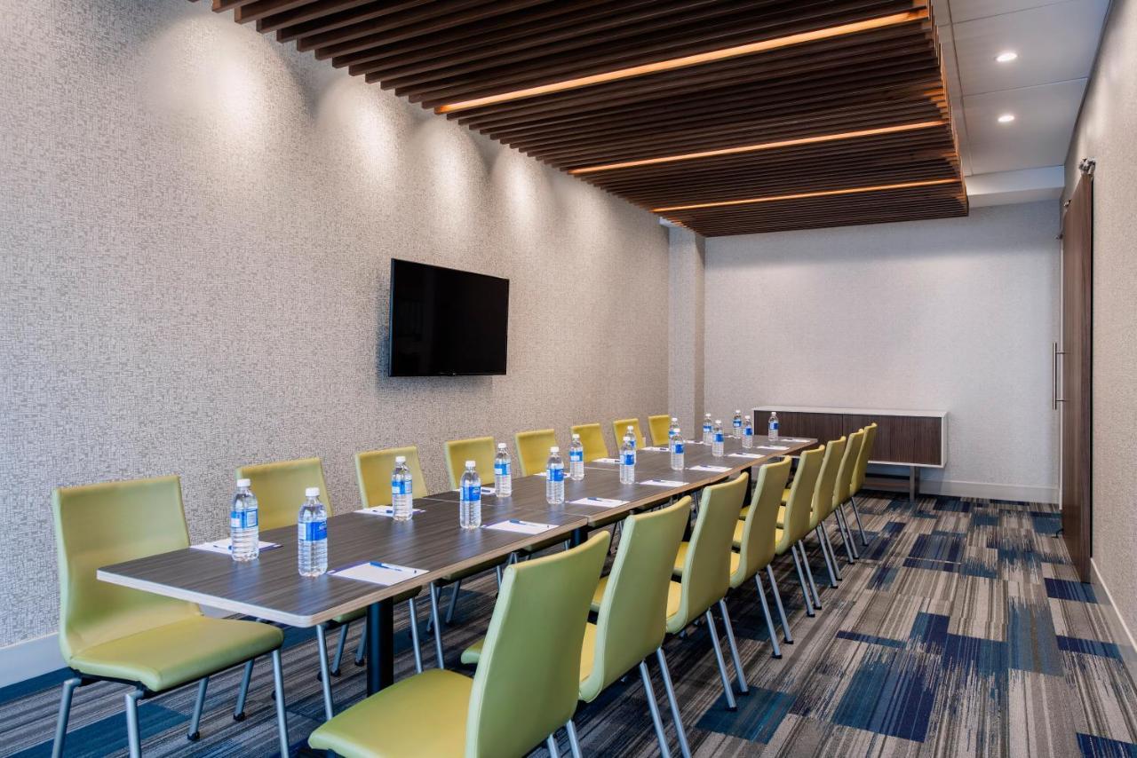 Holiday Inn Express & Suites Kelowna - East By Ihg Dış mekan fotoğraf