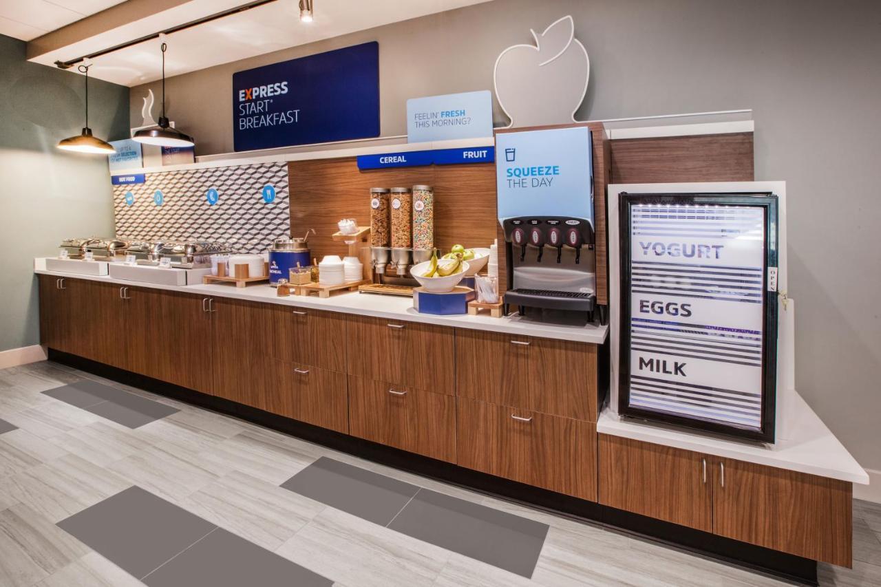 Holiday Inn Express & Suites Kelowna - East By Ihg Dış mekan fotoğraf